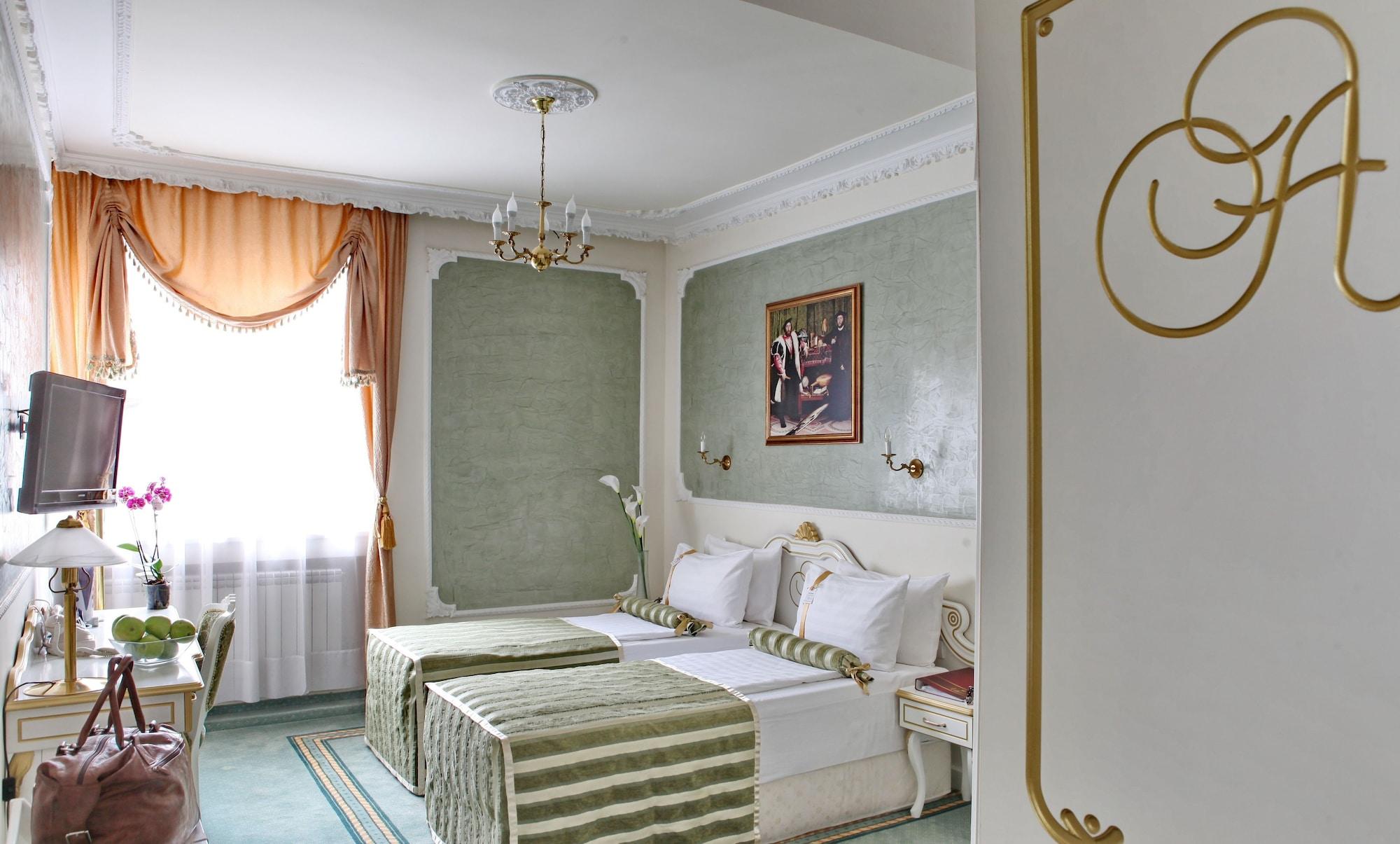 Queen'S Astoria Design Hotel Beograd Bagian luar foto