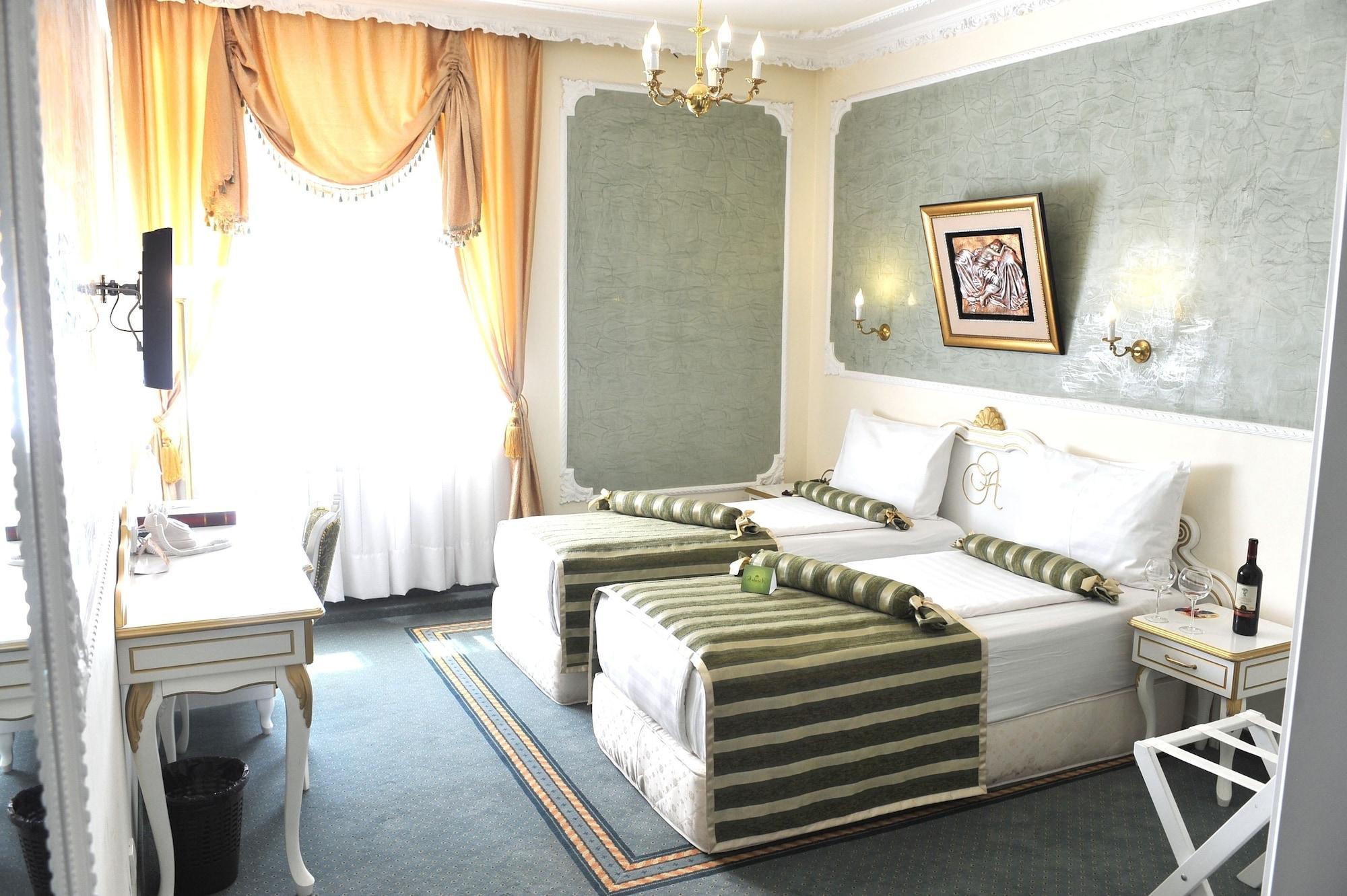 Queen'S Astoria Design Hotel Beograd Bagian luar foto