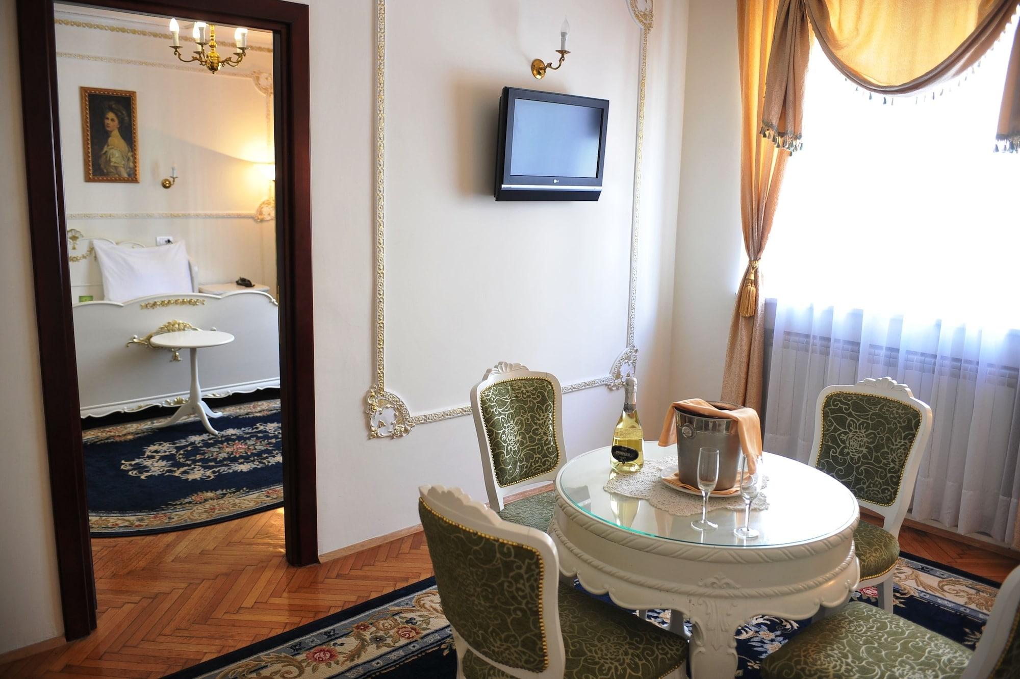 Queen'S Astoria Design Hotel Beograd Bagian luar foto