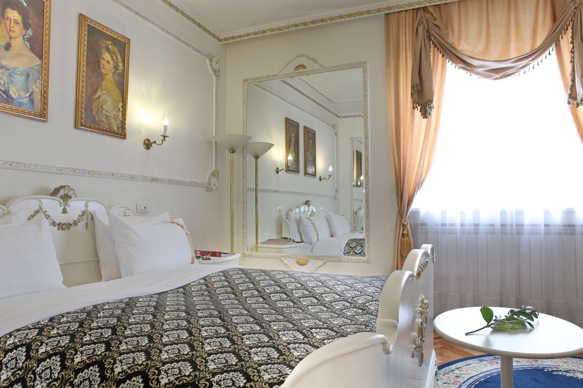 Queen'S Astoria Design Hotel Beograd Bagian luar foto