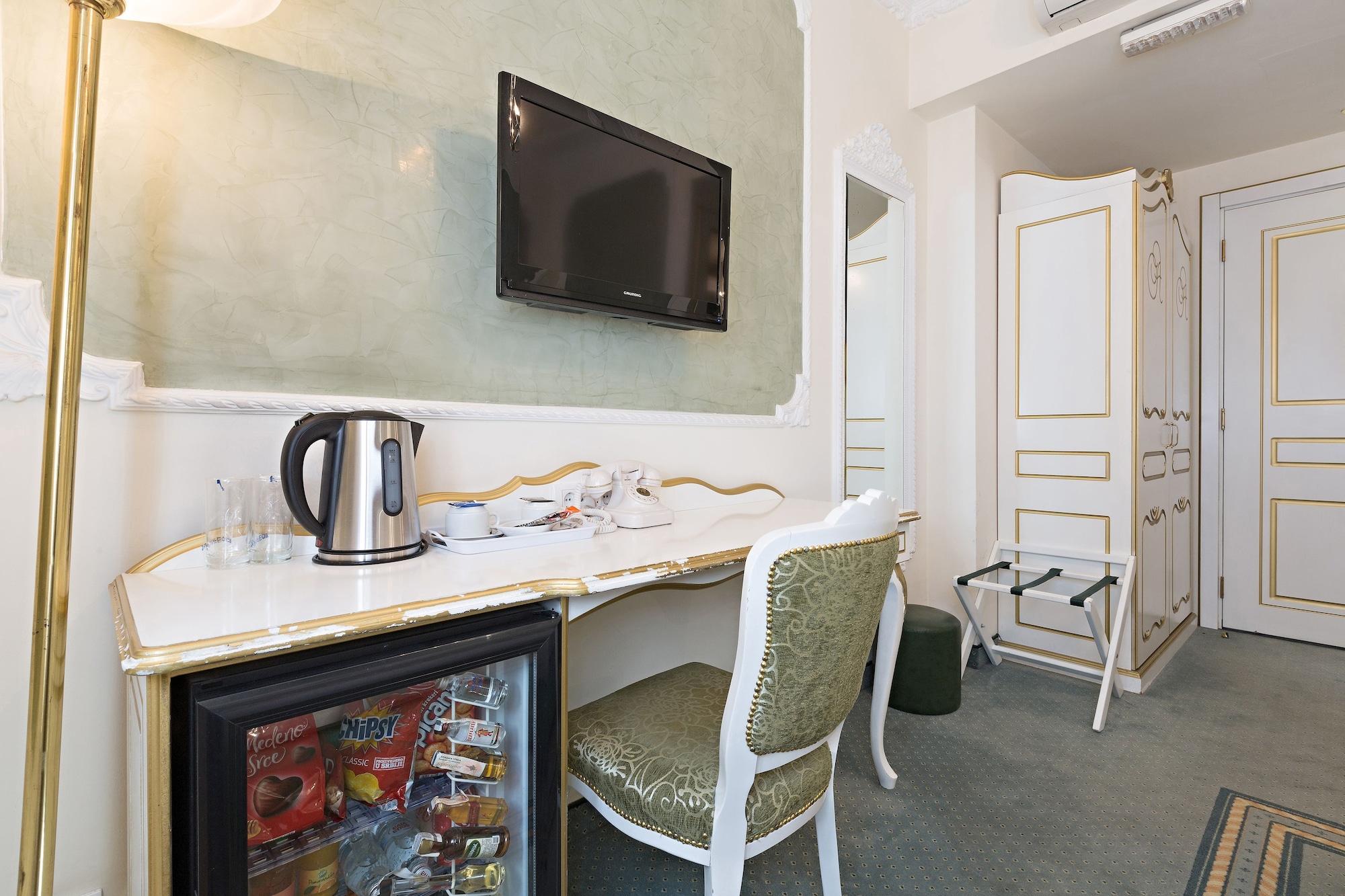 Queen'S Astoria Design Hotel Beograd Bagian luar foto