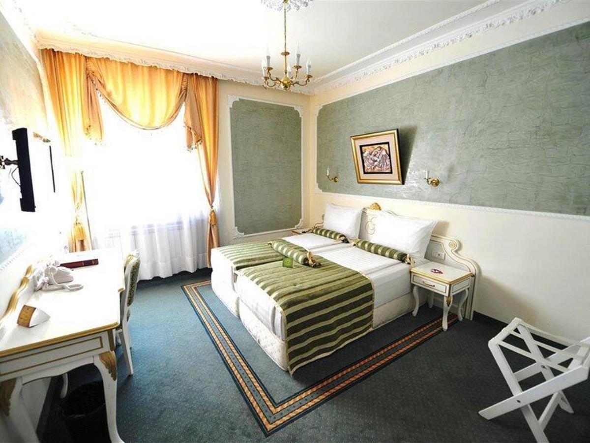 Queen'S Astoria Design Hotel Beograd Bagian luar foto