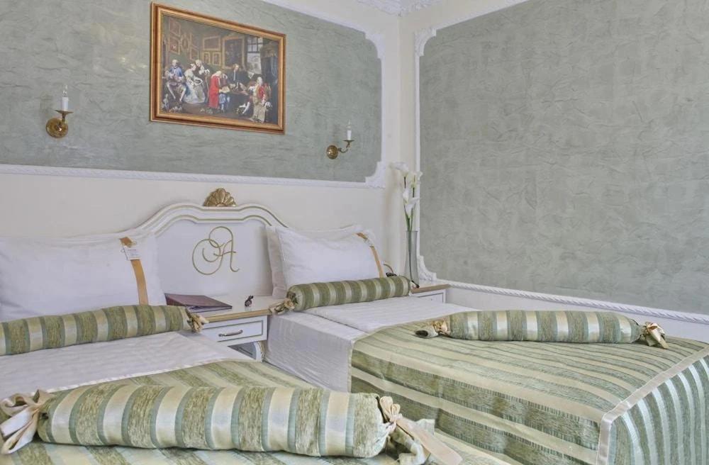 Queen'S Astoria Design Hotel Beograd Bagian luar foto