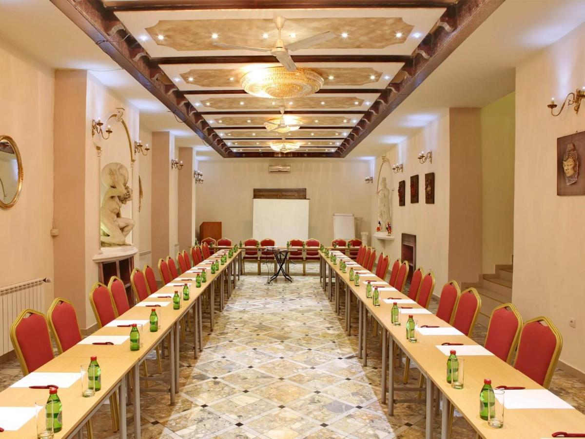 Queen'S Astoria Design Hotel Beograd Bagian luar foto