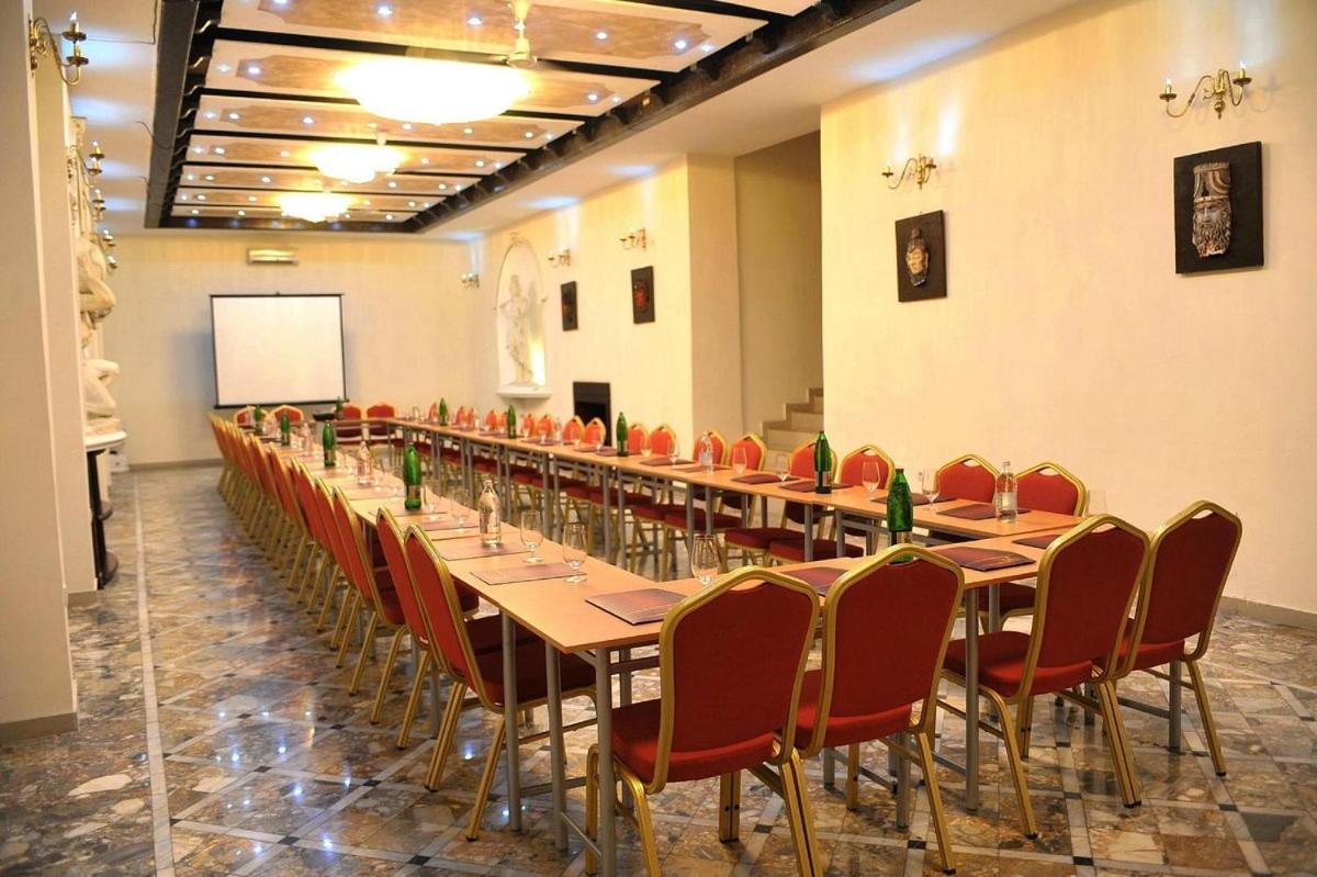 Queen'S Astoria Design Hotel Beograd Bagian luar foto