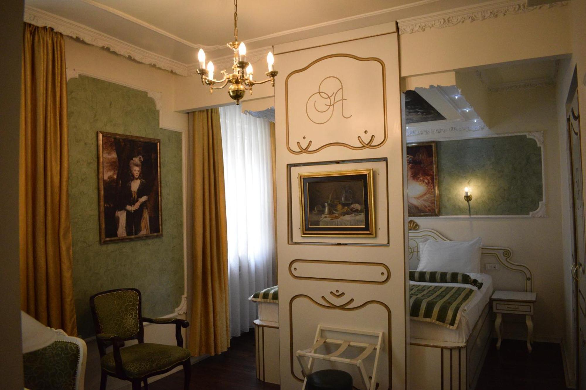 Queen'S Astoria Design Hotel Beograd Ruang foto