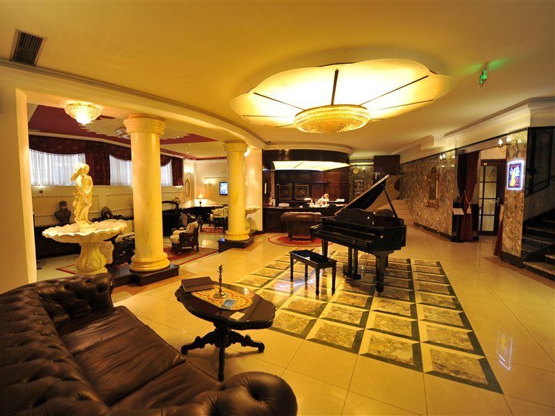Queen'S Astoria Design Hotel Beograd Bagian luar foto